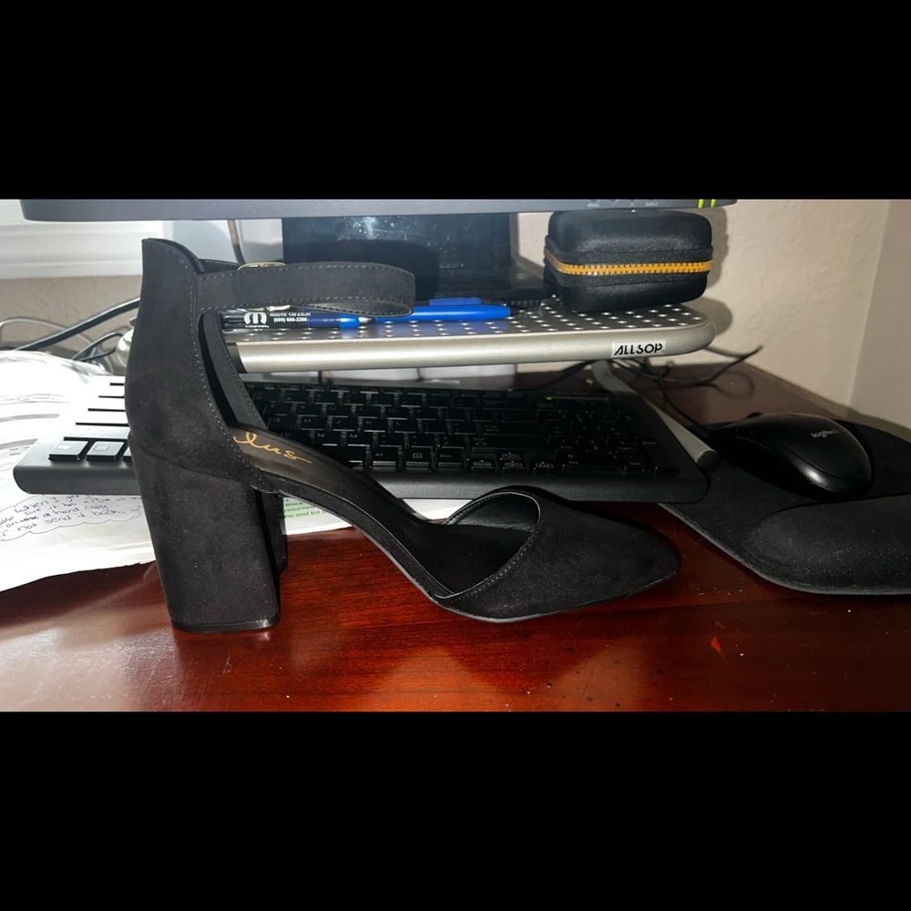 Black heels, Brand lulus, size 8